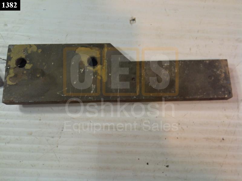 Front Winch Cable Guide Plate - Used Serviceable