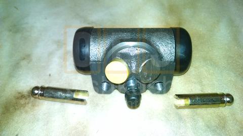 Right Wheel Cylinder