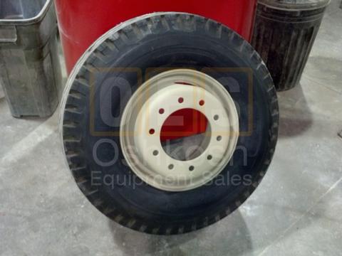 15-19.5 Firestone Transport Duplex Tire on M747 Trailer Wheel