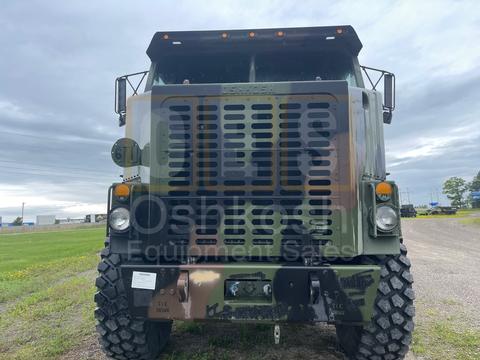 Oshkosh M1070 HET 8X8 Tractor Winch Truck